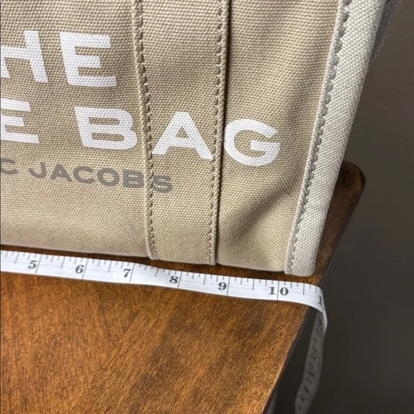 MARC JACOBS THE TOTE BAG- BEIGE COLORBLOCK - Picture 11 of 16